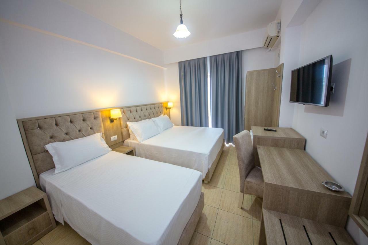 Hotel Alina Sarandë Exterior foto