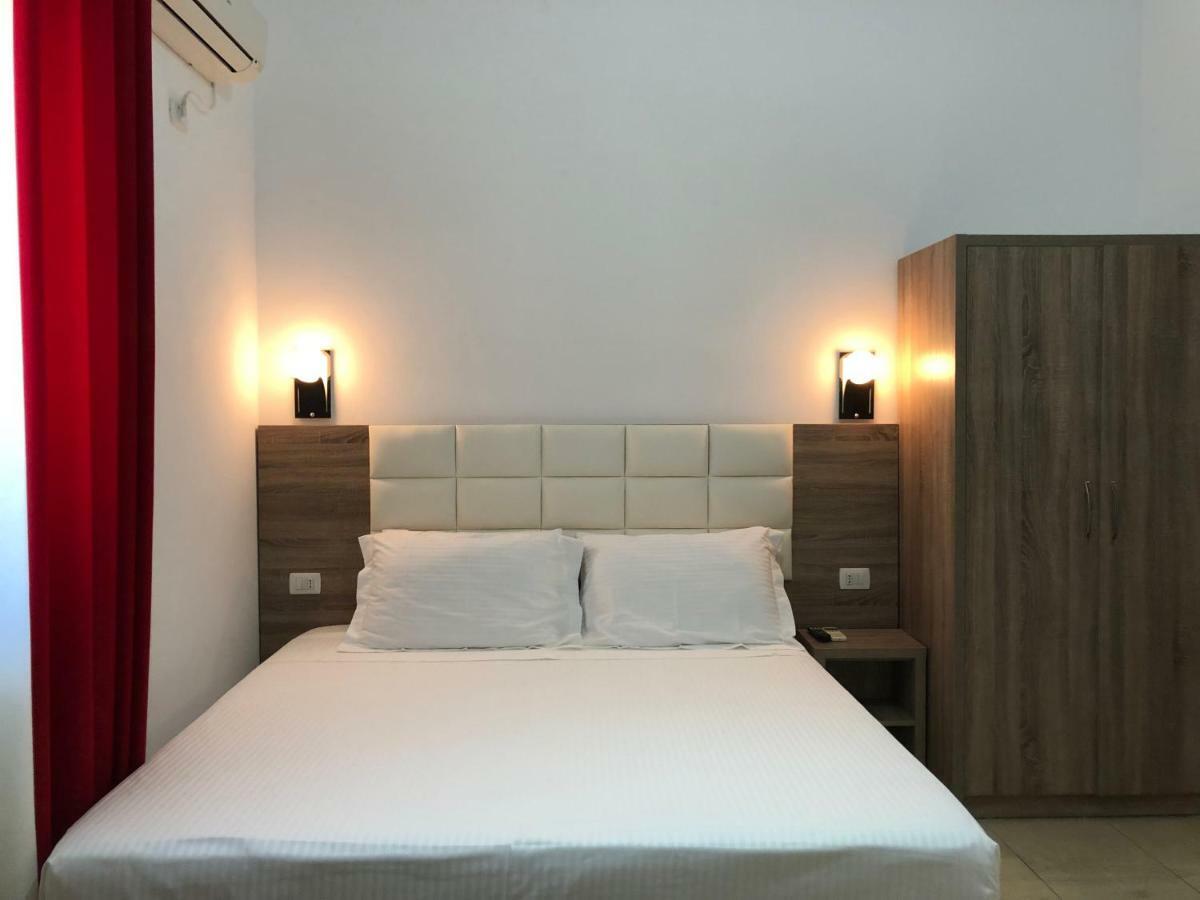 Hotel Alina Sarandë Exterior foto